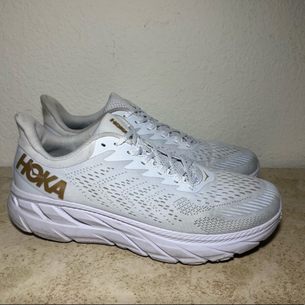 HOKA One One Clifton 7 Running Shoes Sneakers White/Gold Mens Size 10.5